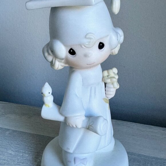 Vintage 1980 PRECIOUS MOMENTS The Lord Bless You and Keep You Girl Graduation - Picture 1 of 4